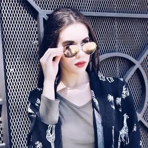 Meet your Posher, Sierra